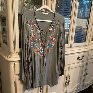 Angel Heart Boutique plus size Embroidered Boho Top 2X